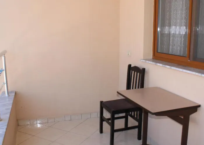 Deni's Family In New Blvd Apartament *